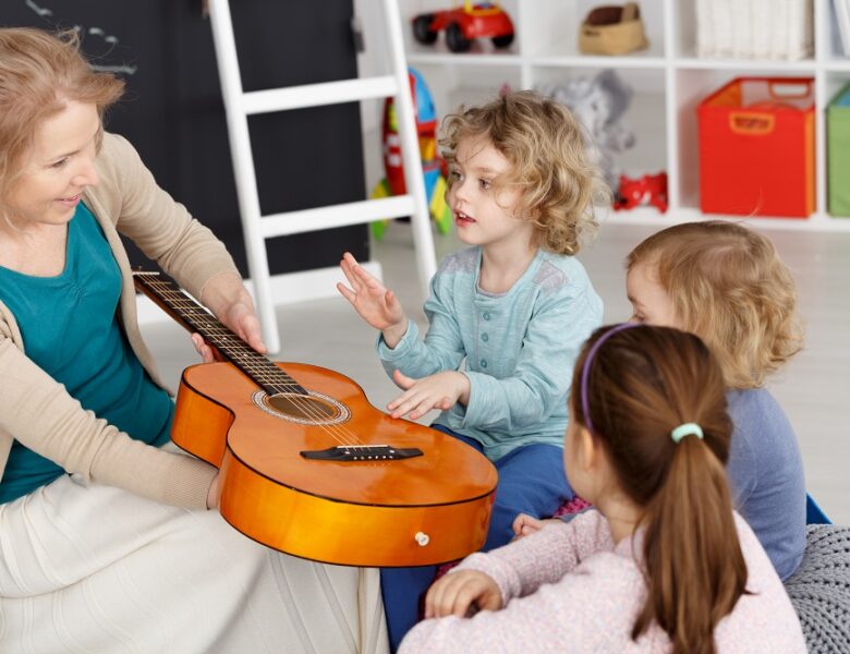 Muzyka w rozwoju i edukacji dziecka — dlaczego jest ważna?