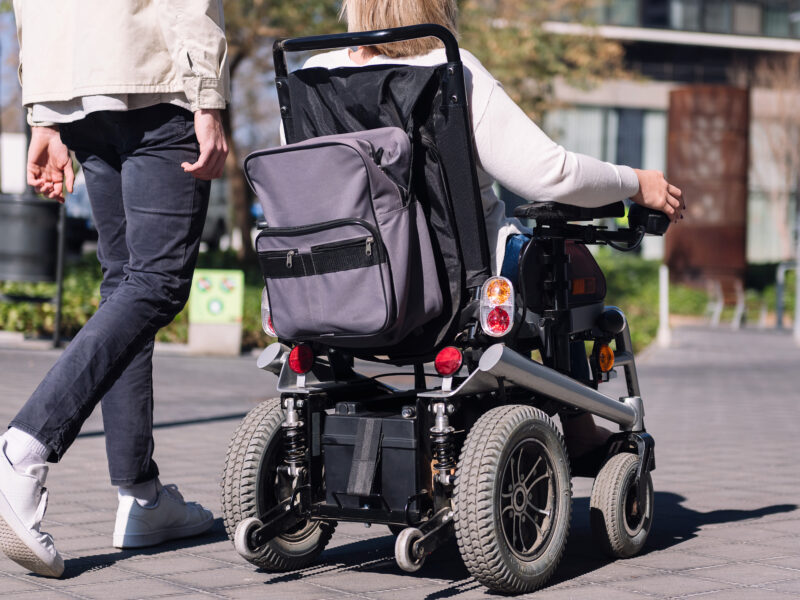 Dlaczego elektryczne wózki inwalidzkie stają się coraz popularniejsze?